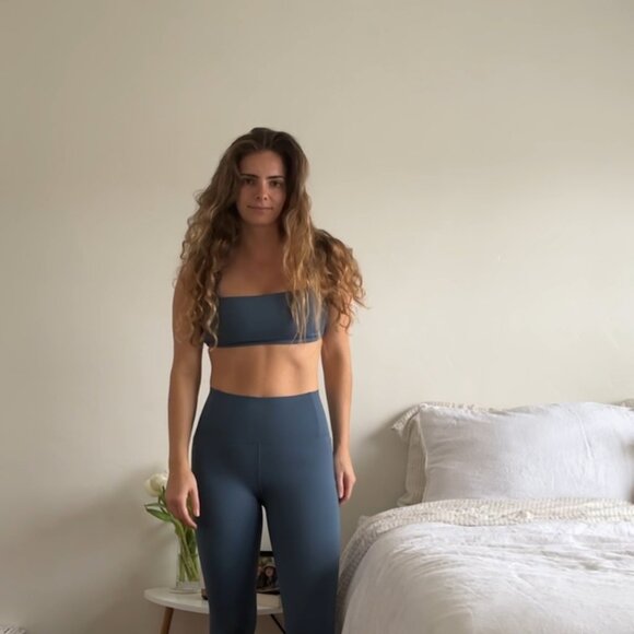 Vuori Evolve Set - Evolve Legging and Square Neck Bra - Picture 7 of 7